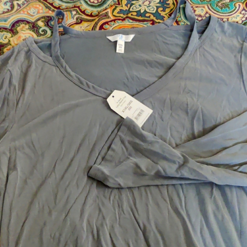 V-neck long sleeve top